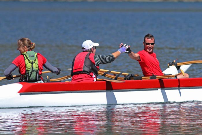 Camaraderie in the waka at Nelson Lakes Race